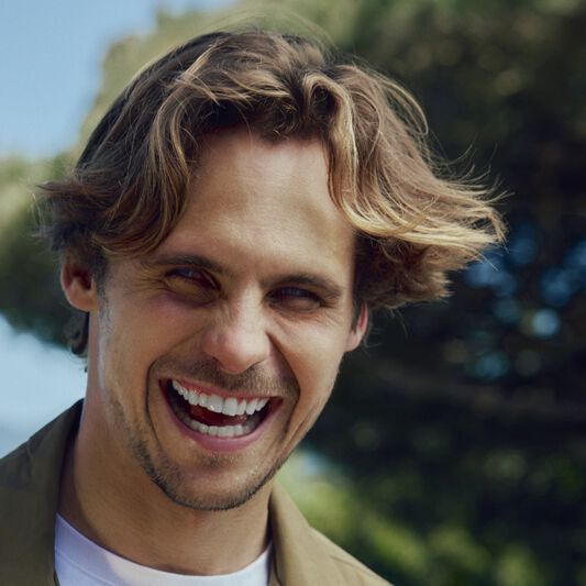 نيك فون روب يبتسم